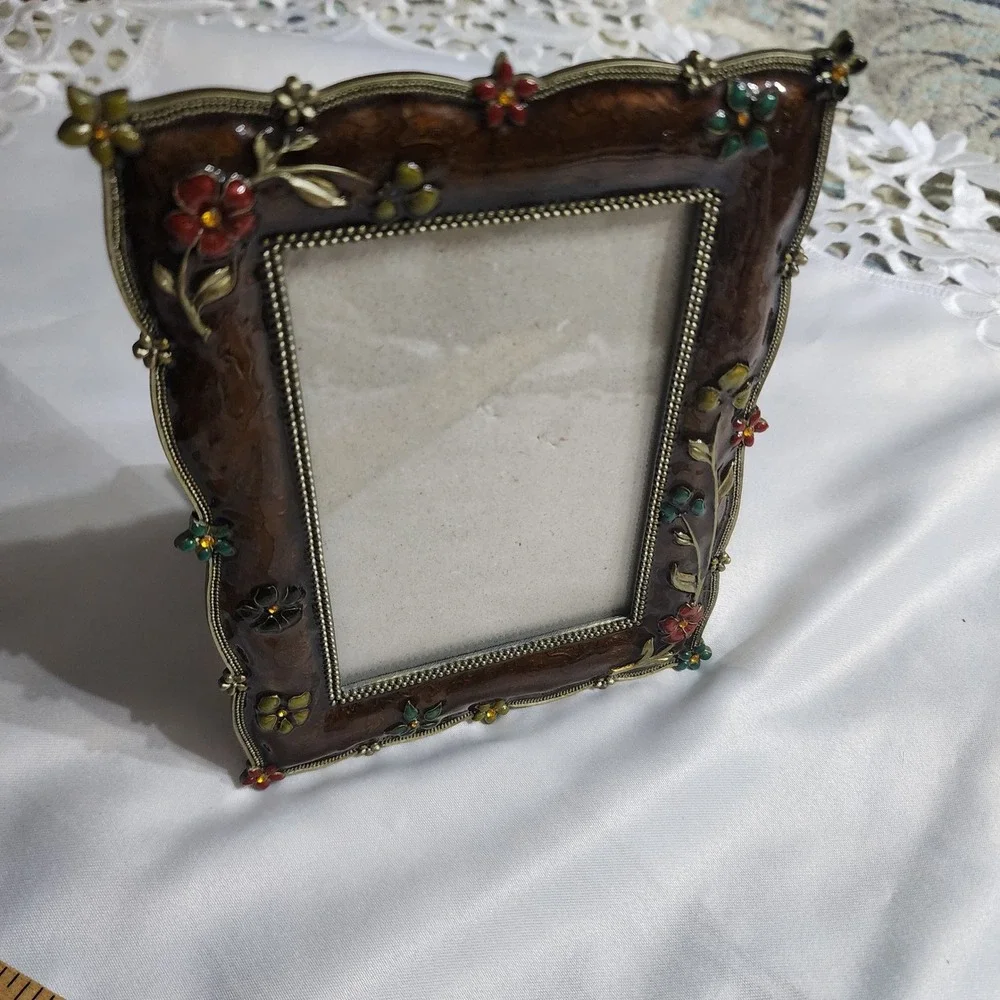 Vintage Style Brown Enamel Floral 3.5x5 Picture Frame 3D Flowers Paisley Design